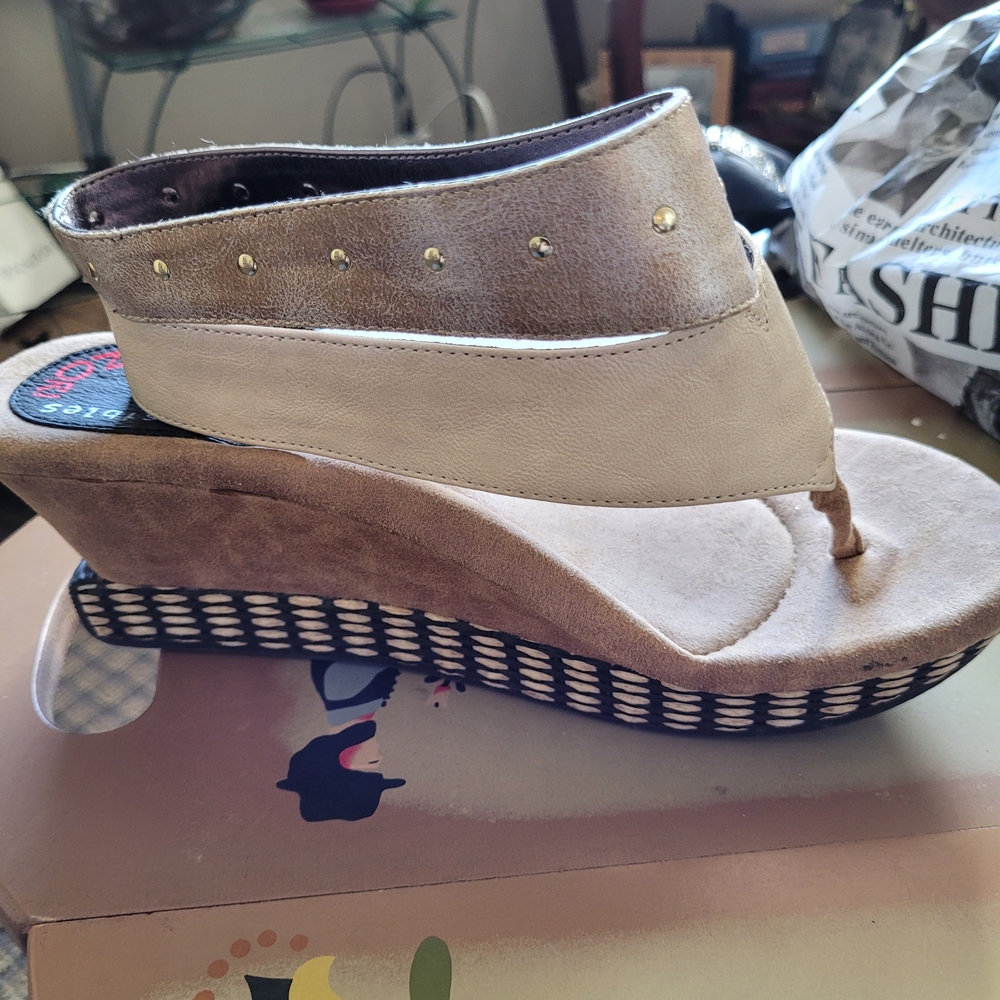 Elegant Reversible Wedge Sandals